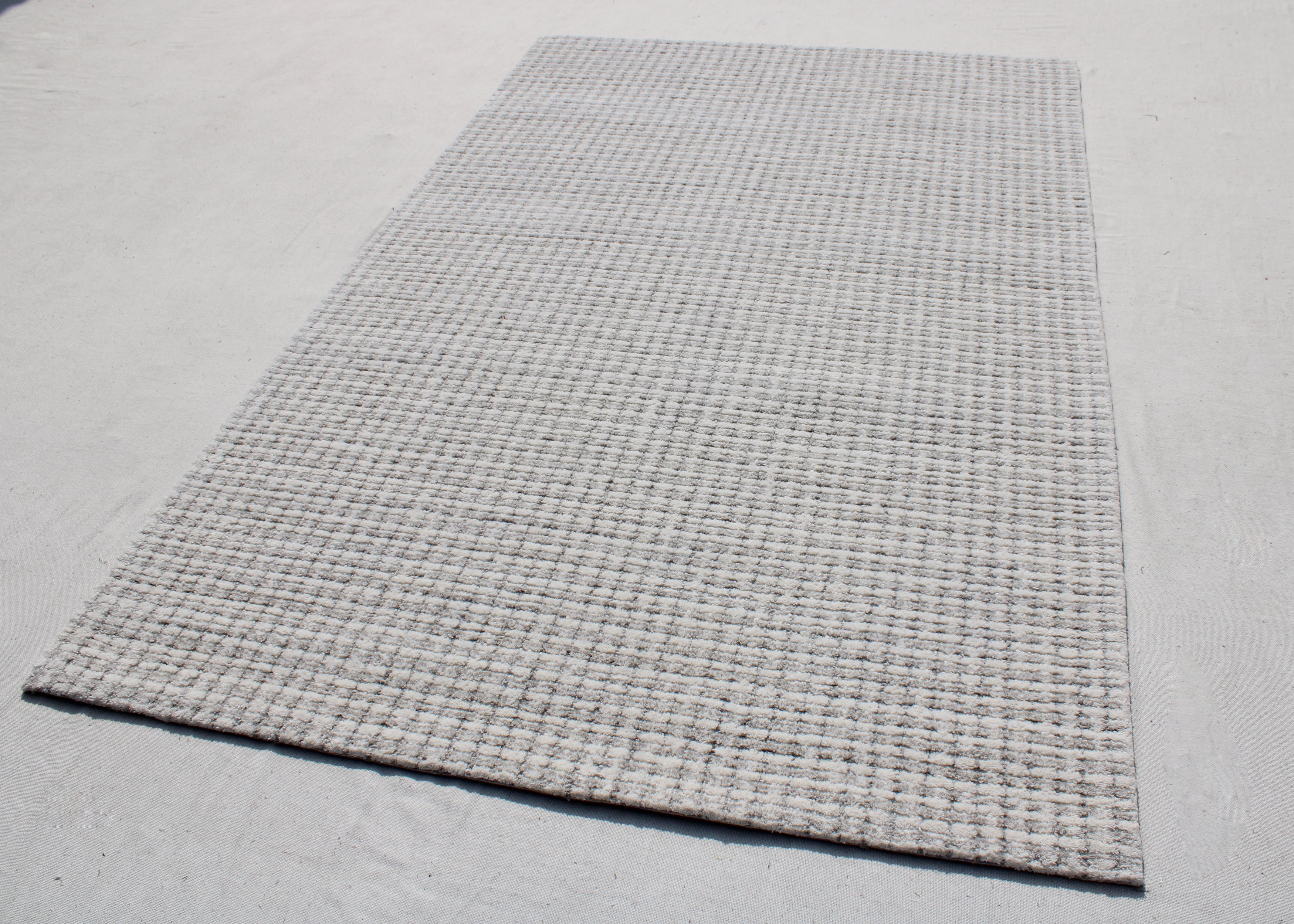 Dynamic Rugs Trono 5481-191 Ivory/Silver Rug