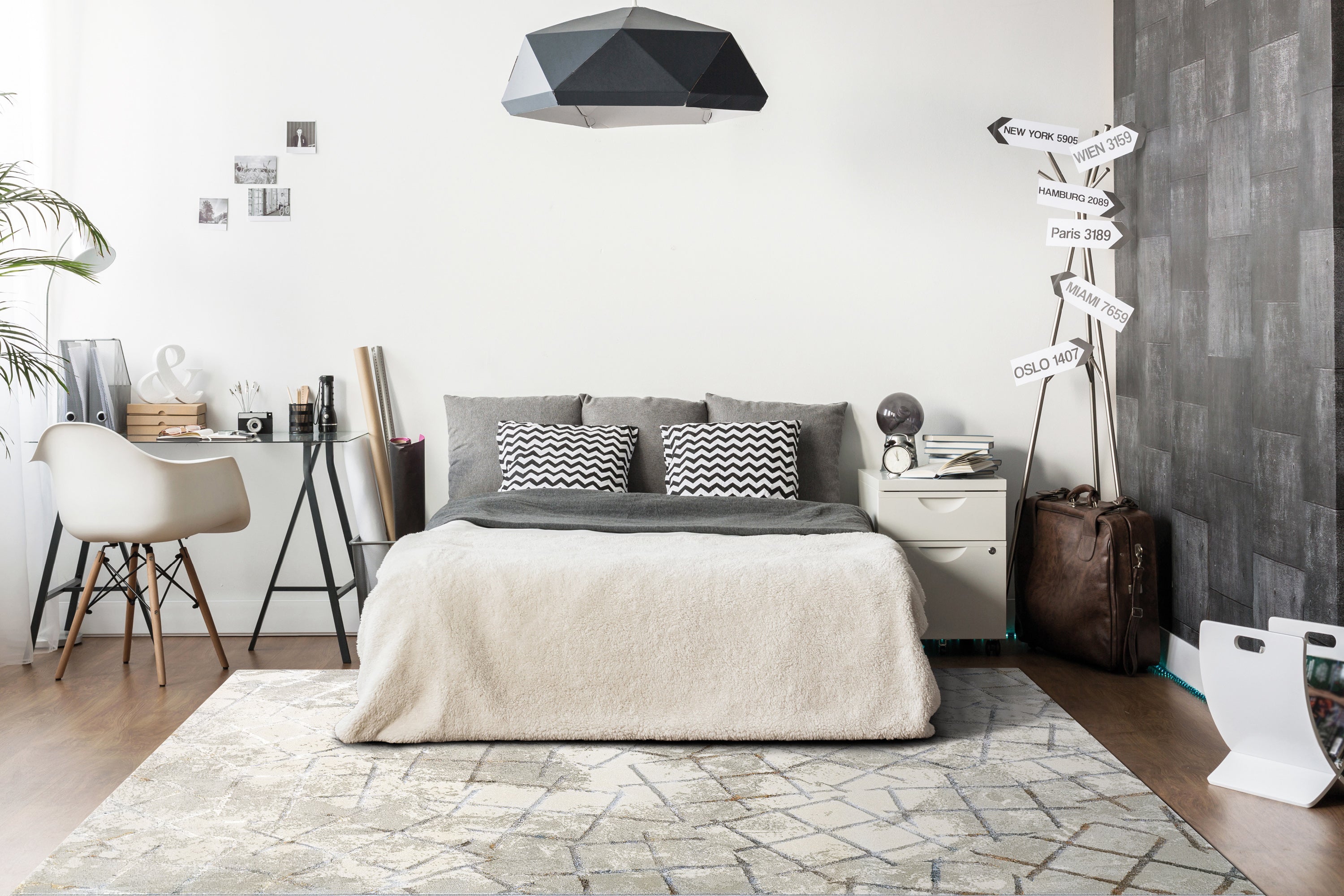 Dynamic Rugs GOLD 1354-897 Cream/Silver Rug