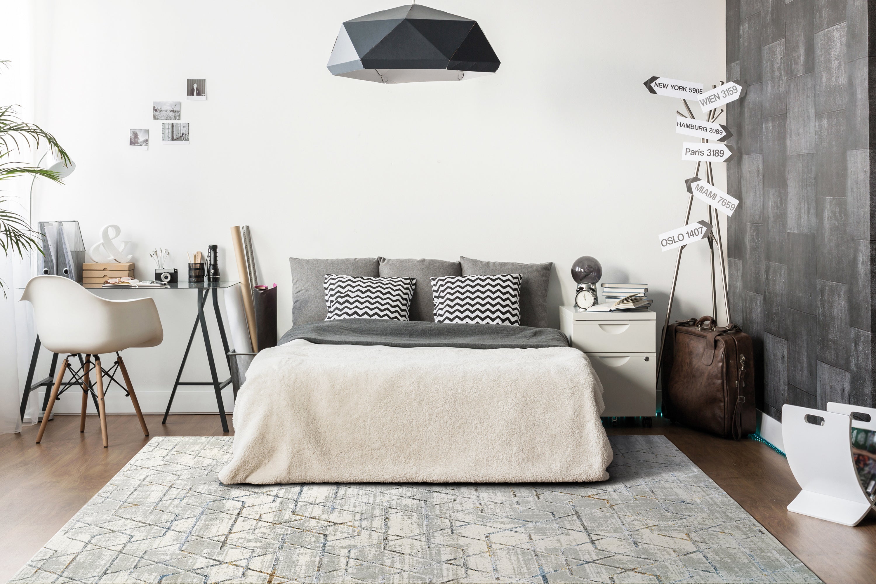 Dynamic Rugs GOLD 1352-897 Cream/Silver Rug
