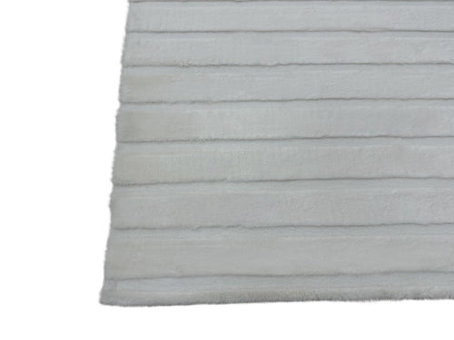 American cover design / Persian weavers Sculpted Bunny 52 Snow Rug