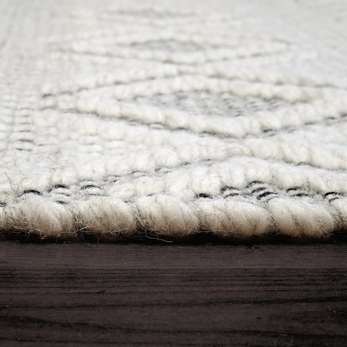 Dynamic Rugs CLEVELAND 7471-100 Ivory Rug
