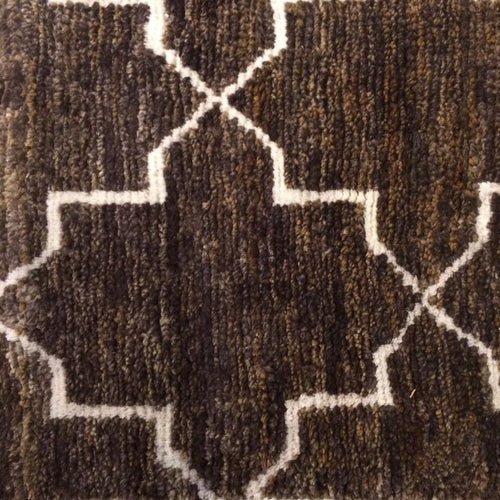 Nesco NES-32702 Dark Brown Rug